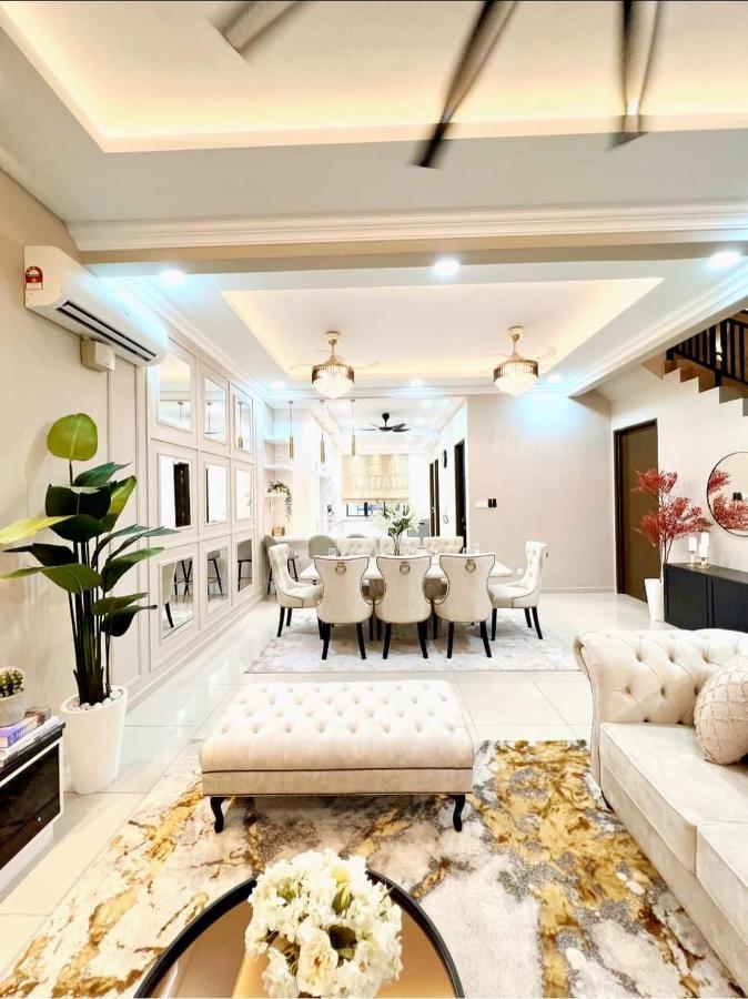 Faridz Homestay At Myra Saujana Kampong Simpang Empat 外观 照片
