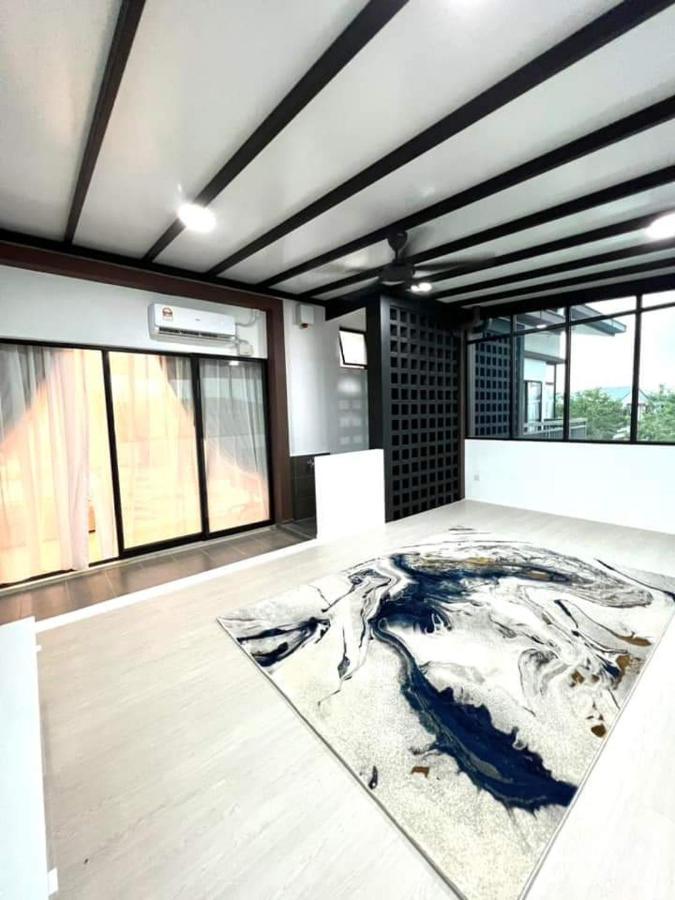 Faridz Homestay At Myra Saujana Kampong Simpang Empat 外观 照片