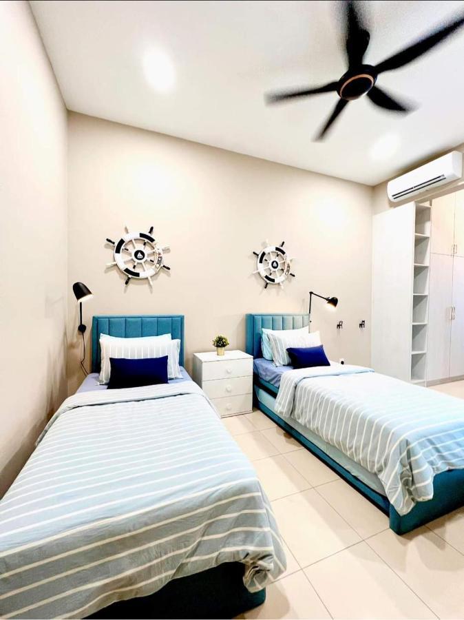 Faridz Homestay At Myra Saujana Kampong Simpang Empat 外观 照片